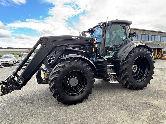 Valtra T235 Direct, RTK GPS, Twin-Trac og laster, fronthydraulikk, vinterpakke 2024, kr 2 449 000,-