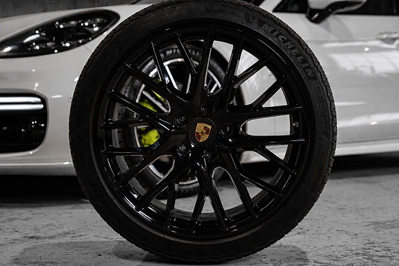 Porsche Panamera 5 of 5