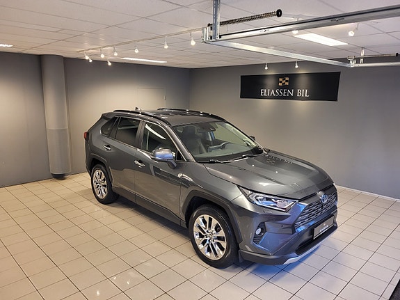 Toyota RAV4 2 of 5