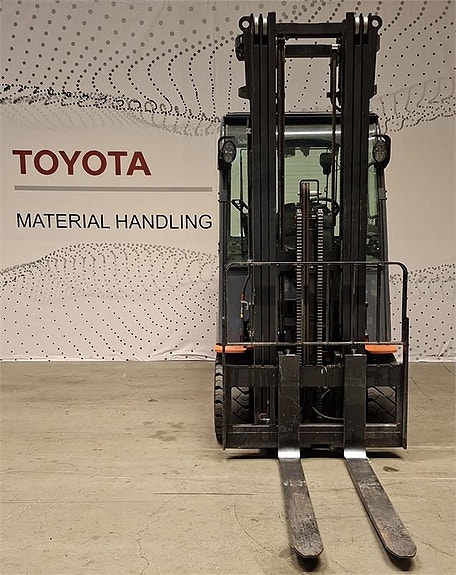 Toyota 9FBMK30T 3 of 4