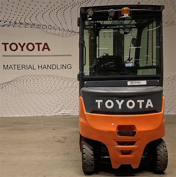 Toyota 9FBMK30T 2 of 4