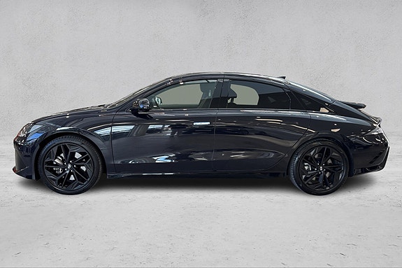Hyundai Ioniq 6 2 of 5