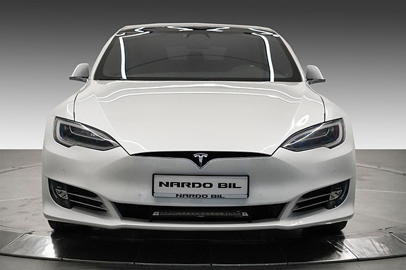 Tesla Model S 2 of 5