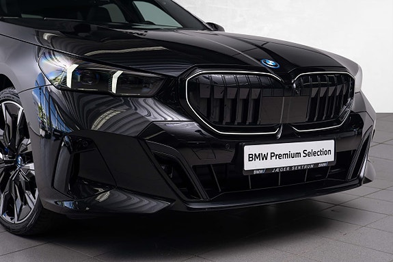 BMW 550e 2 of 30