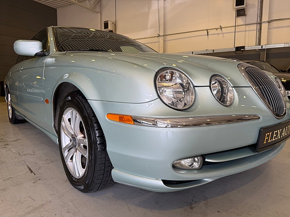 Jaguar S-TYPE 5 of 5