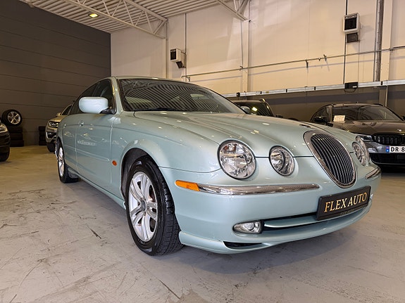 Jaguar S-TYPE 4 of 5