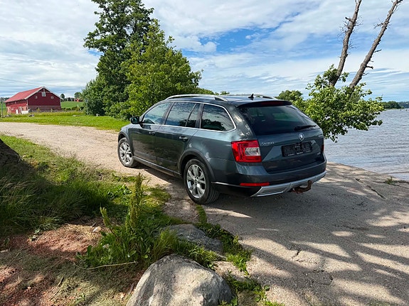 Skoda Octavia Scout 4 of 5