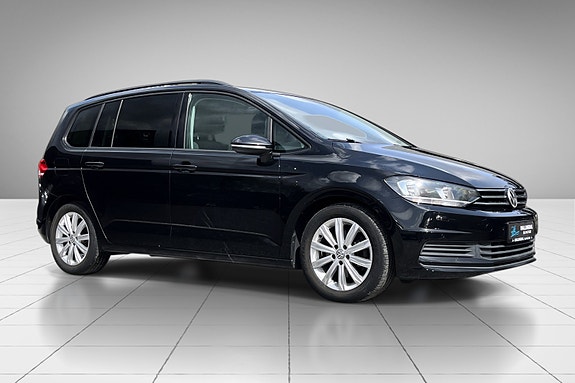 Volkswagen Touran 5 of 5