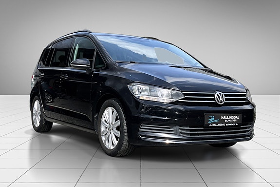 Volkswagen Touran 4 of 5