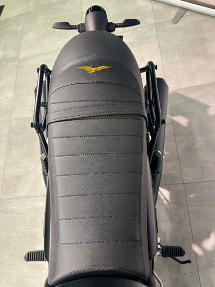 Moto Guzzi V7 III Stone 2 of 5