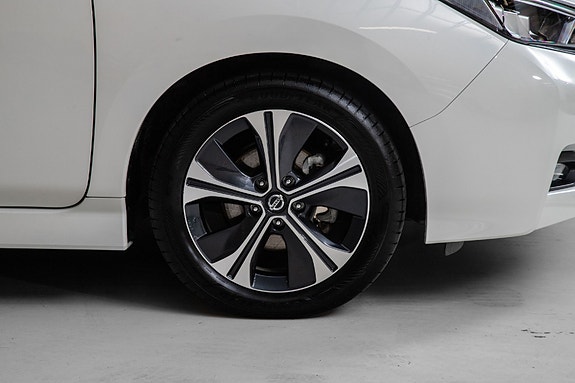 Nissan Leaf 4 of 20