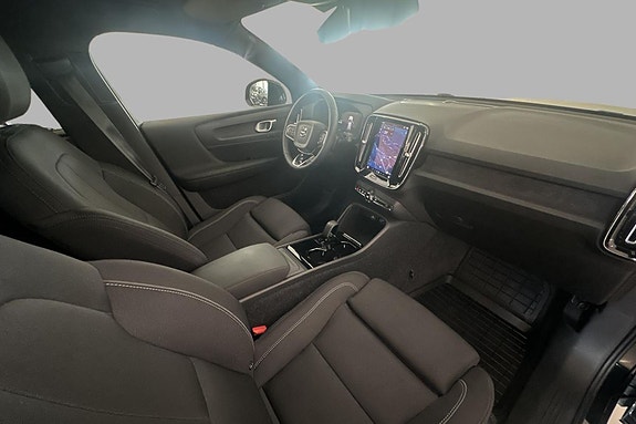 Volvo XC40 18 of 24