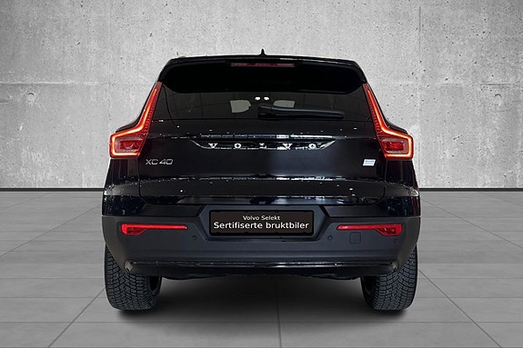 Volvo XC40 6 of 24