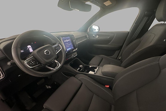 Volvo XC40 10 of 24
