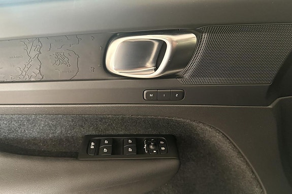 Volvo XC40 16 of 24