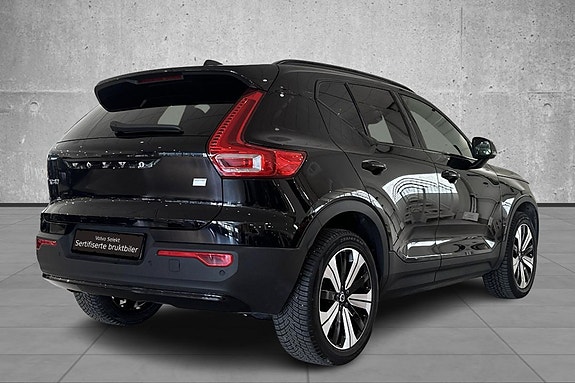 Volvo XC40 7 of 24
