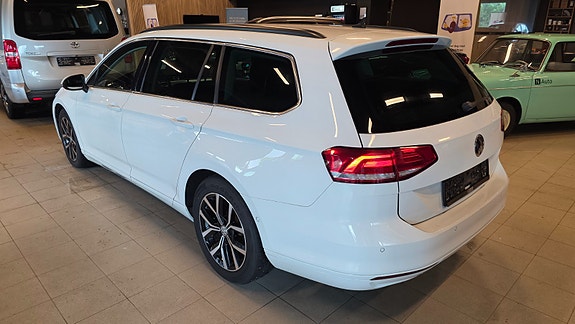 Volkswagen Passat 5 of 5