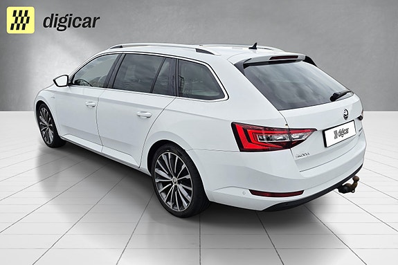 Skoda Superb 3 of 5
