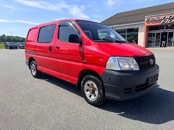 Toyota HiAce 3 of 5