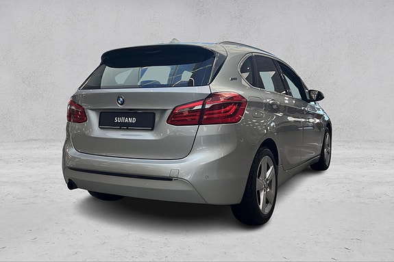 BMW 225xe 5 of 5