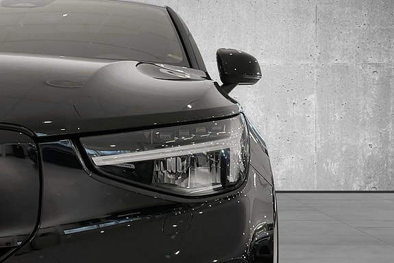 Volvo C40 4 of 25