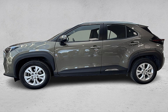 Toyota Yaris Cross 2 of 5