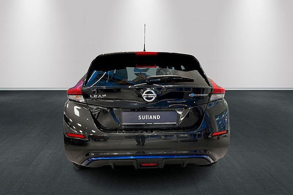 Nissan Leaf 4 of 5