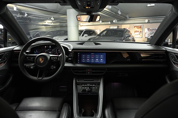 Porsche Macan 22 of 30