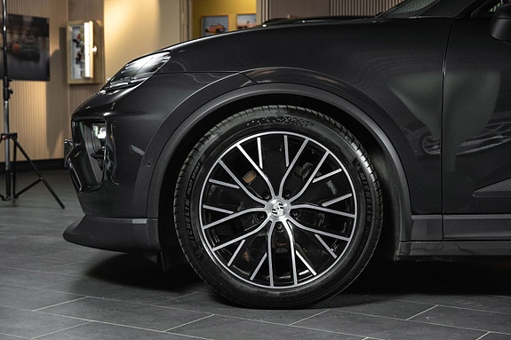 Porsche Macan 9 of 30