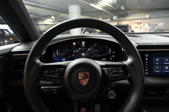 Porsche Macan 23 of 30