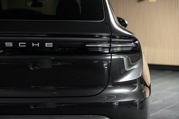 Porsche Macan 4 of 30