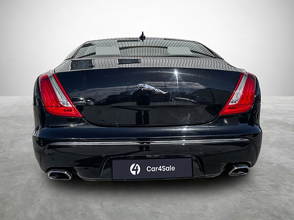 Jaguar XJ 3 of 22