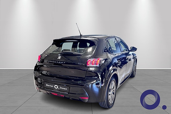 Peugeot e-208 5 of 5
