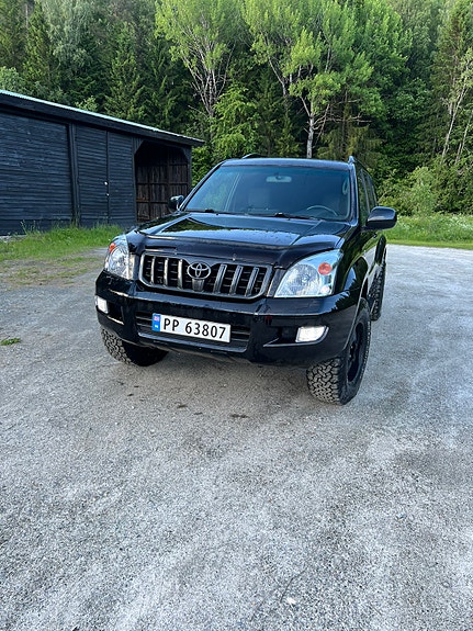 Toyota Land Cruiser 2 of 13