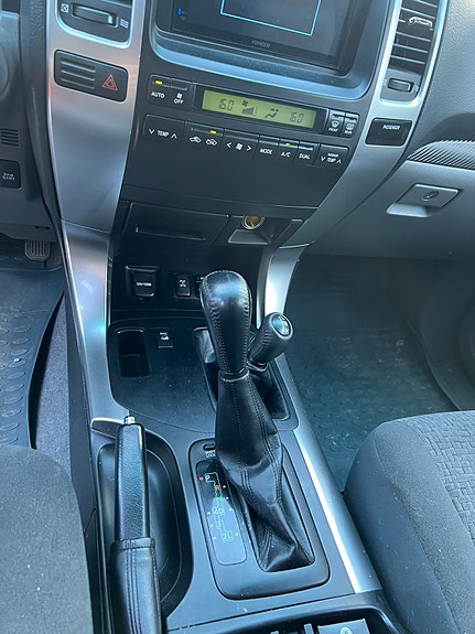 Toyota Land Cruiser 10 of 13
