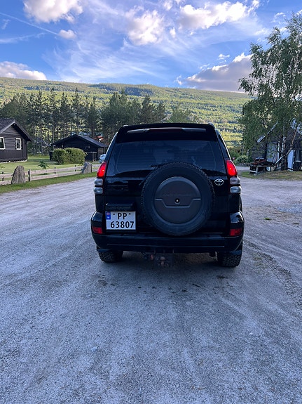 Toyota Land Cruiser 4 of 13