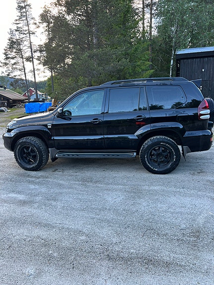 Toyota Land Cruiser 5 of 13