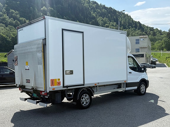 Ford Transit 350 L4 Van 4 of 5