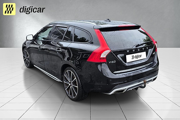 Volvo V60 3 of 5