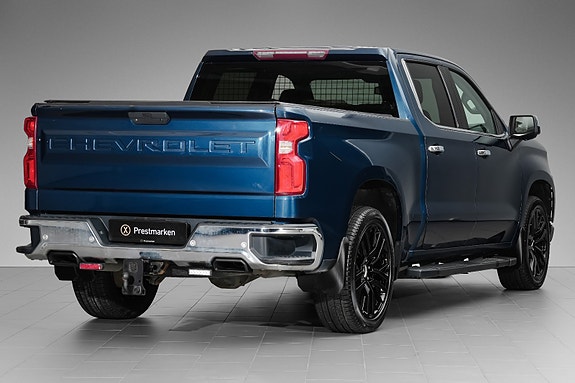 Chevrolet Silverado 4 of 5