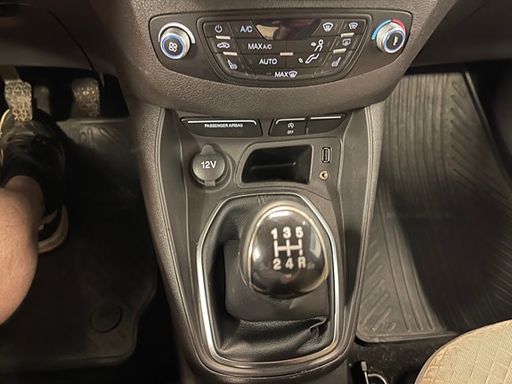 Ford Tourneo Courier 16 of 22