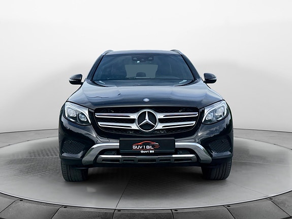Mercedes-Benz GLC350 e 2 of 5