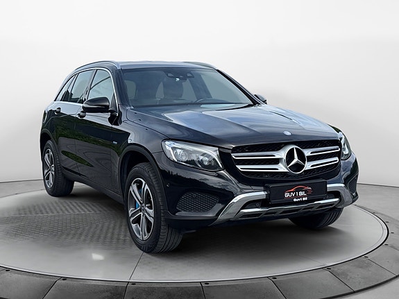Mercedes-Benz GLC350 e 3 of 5