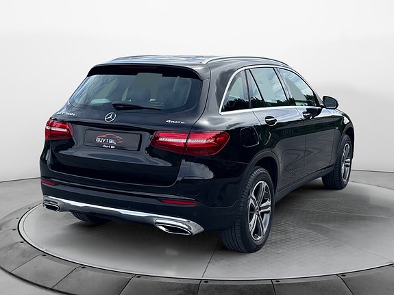 Mercedes-Benz GLC350 e 4 of 5