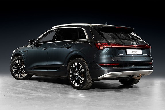 Audi e-tron 5 of 5
