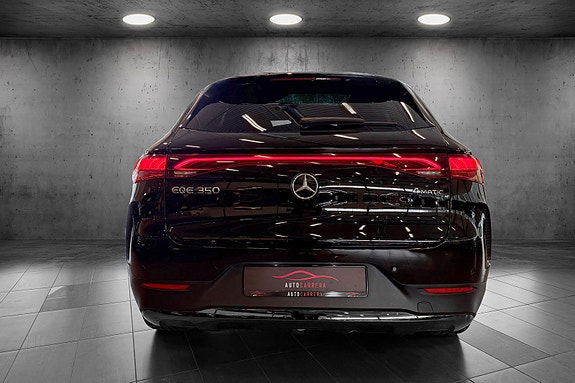 Mercedes-Benz EQE SUV 4 of 5