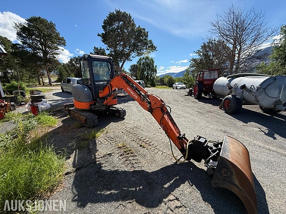 Hitachi ZX30U-2 CLR Gravemaskin - 2 Skuffer - 5084 Timer 2 of 5