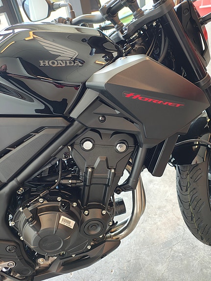 Honda CB500 Hornet 7 of 7