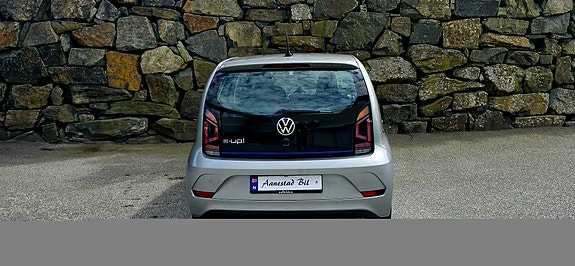 Volkswagen UP! 5 of 5