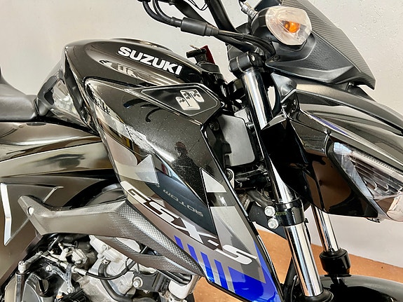 Suzuki GSX-S 125 3 of 5